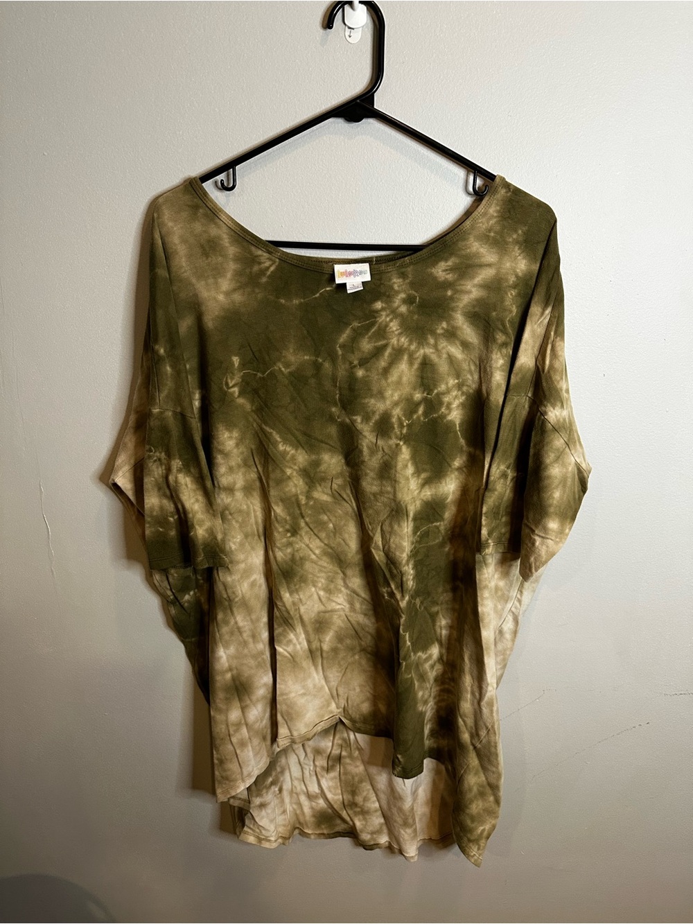 LuLaRoe Olive and Cream Tie-Dye Short Sleeve Tunic
